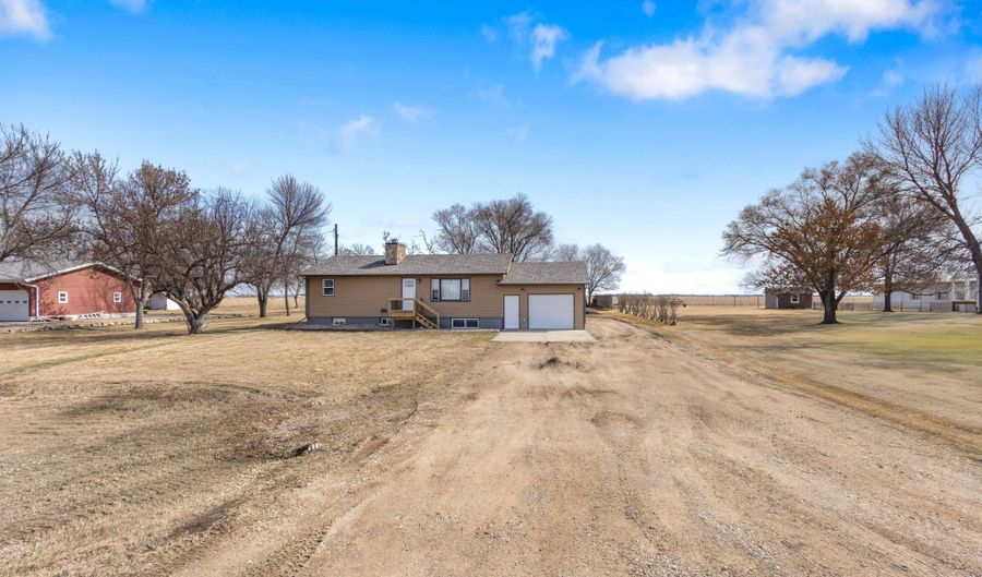 1619 Melgaard Rd, Aberdeen, SD 57401 - 4 Beds, 2 Bath