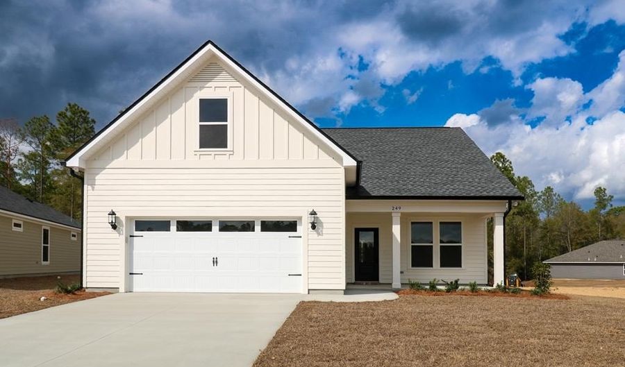 225 Meredith Dr, Bainbridge, GA 39819 - 4 Beds, 3 Bath