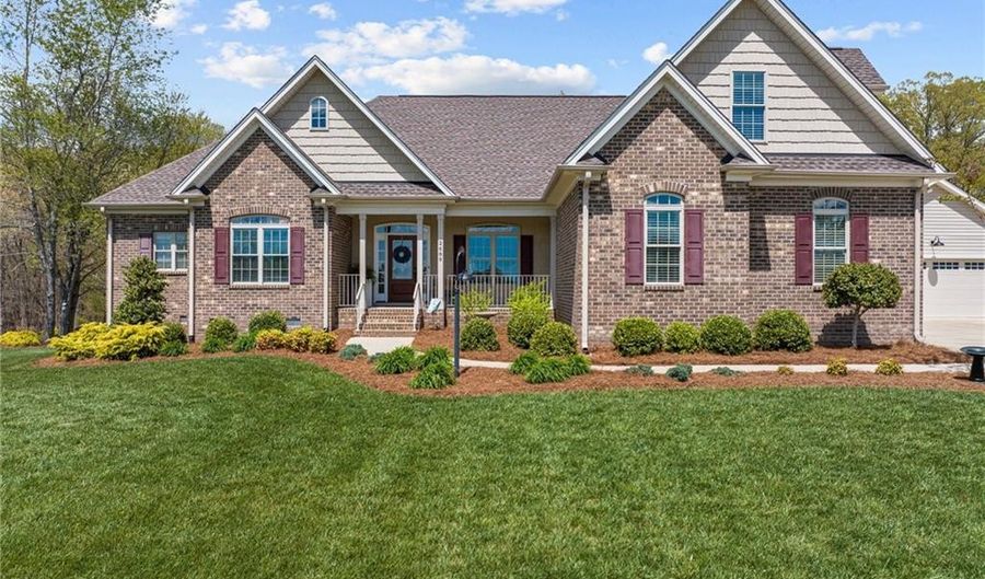 2689 Brooke Meadows Dr, Browns Summit, NC 27214 - 4 Beds, 3 Bath