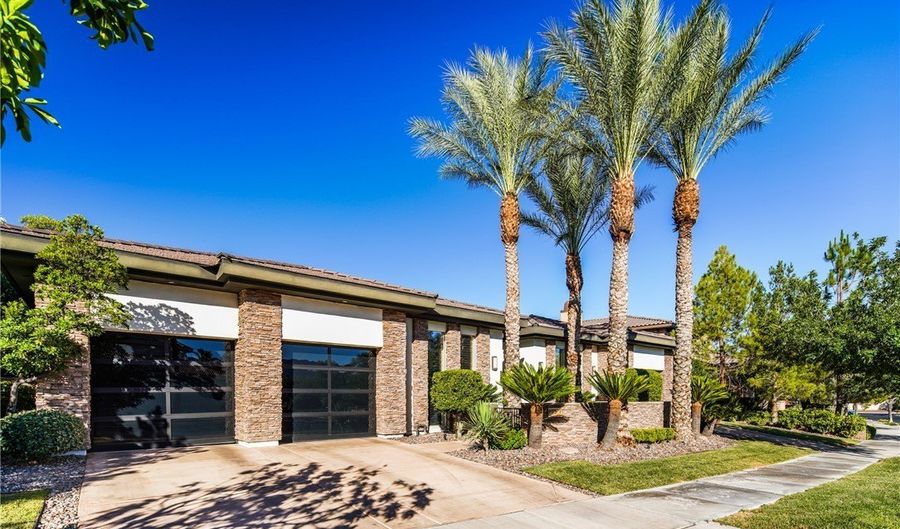 2990 Traverse Creek Ln, Las Vegas, NV 89135 - 4 Beds, 6 Bath