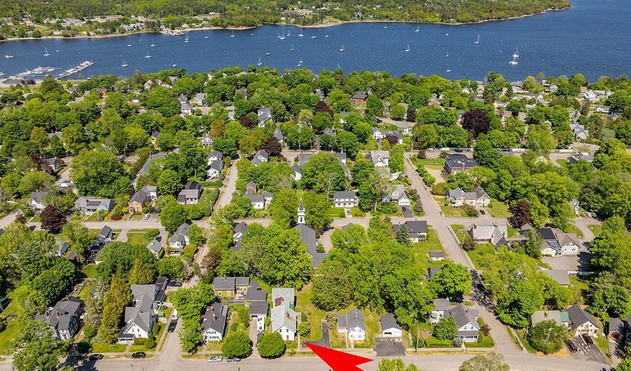 100 Cedar St, Belfast, ME 04915 - 4 Beds, 2 Bath