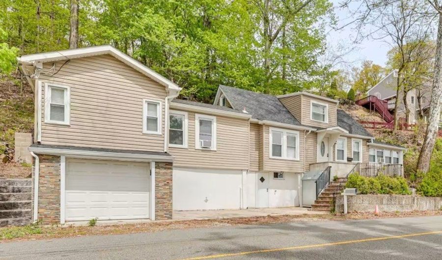86 Pine Brook Rd, Bayonne, NJ 07035 - 3 Beds, 1 Bath