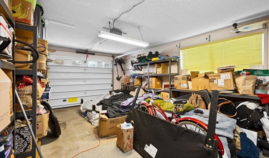 795 Oak Knoll Dr, Ashland, OR 97520 - 2 Beds, 2 Bath