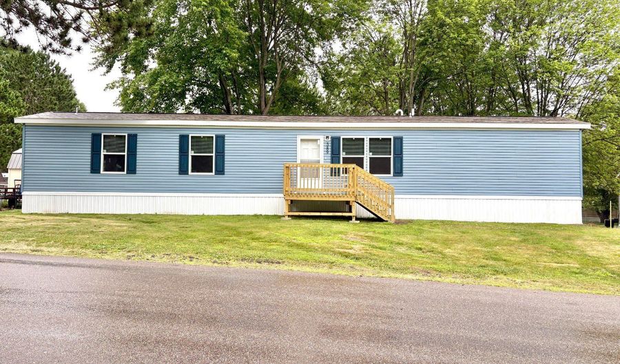 389 Tulip Ln E, Altoona, WI 54720 - 2 Beds, 2 Bath