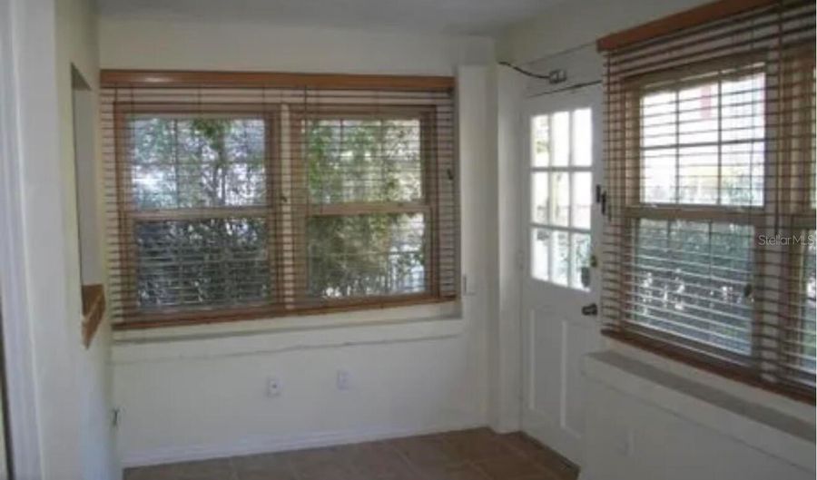 826 N WESTMORELAND Dr, Orlando, FL 32804 - 2 Beds, 1 Bath