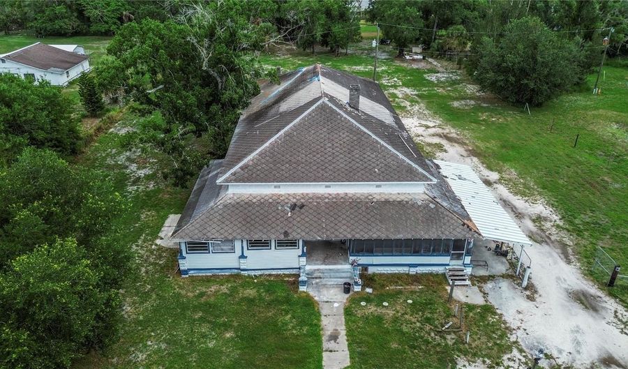 200 W WINIFRED St, Arcadia, FL 34266 - 3 Beds, 2 Bath
