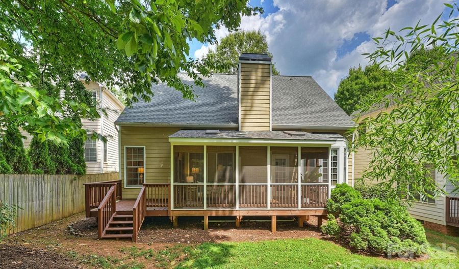 1912 Dearmon Dr, Charlotte, NC 28205 - 3 Beds, 3 Bath