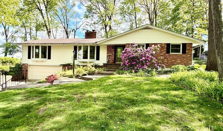 445 S Countryside Dr, Ashland, OH 44805 - 3 Beds, 2 Bath