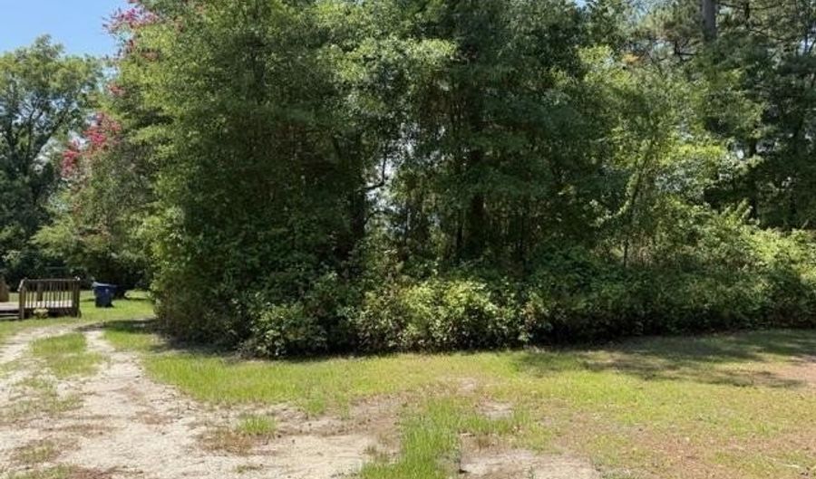 402 Dogwood Ave, Bennettsville, SC 29512 - 3 Beds, 2 Bath