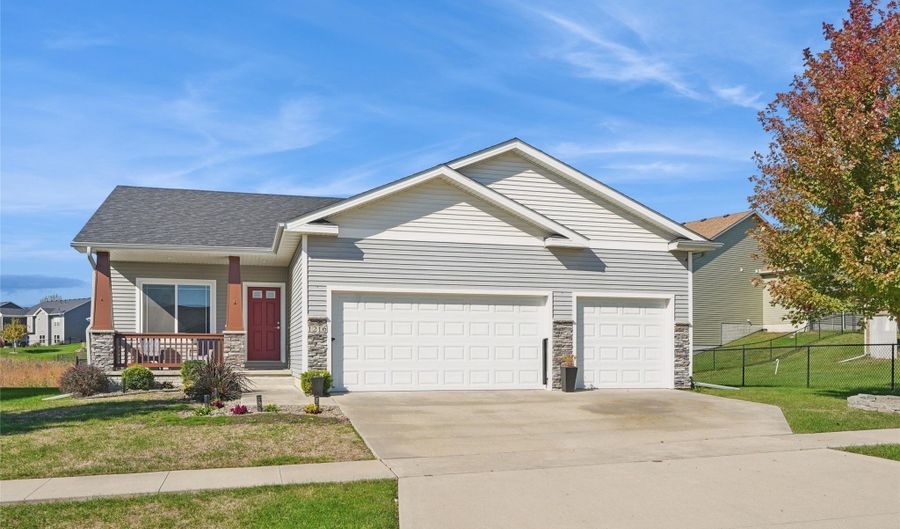 1216 Tuscany Dr SE, Altoona, IA 50009 - 4 Beds, 3 Bath
