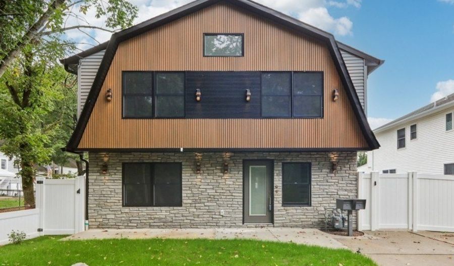 14 Redwood St, Bergenfield, NJ 07621 - 6 Beds, 4 Bath