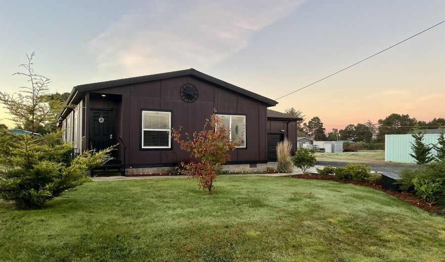 87882 AUCTION BARN Ln, Bandon, OR 97411 - 3 Beds, 2 Bath