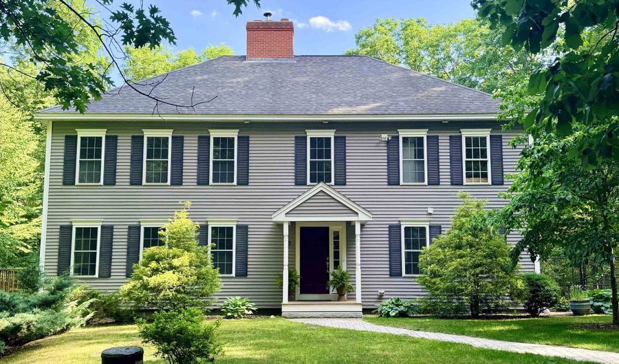 27 Colonel Wilkins Rd, Amherst, NH 03031 - 4 Beds, 4 Bath