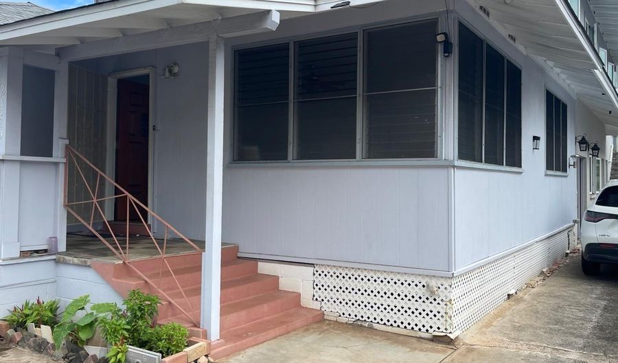 2456 Coyne St, Honolulu, HI 96826 - 3 Beds, 2 Bath