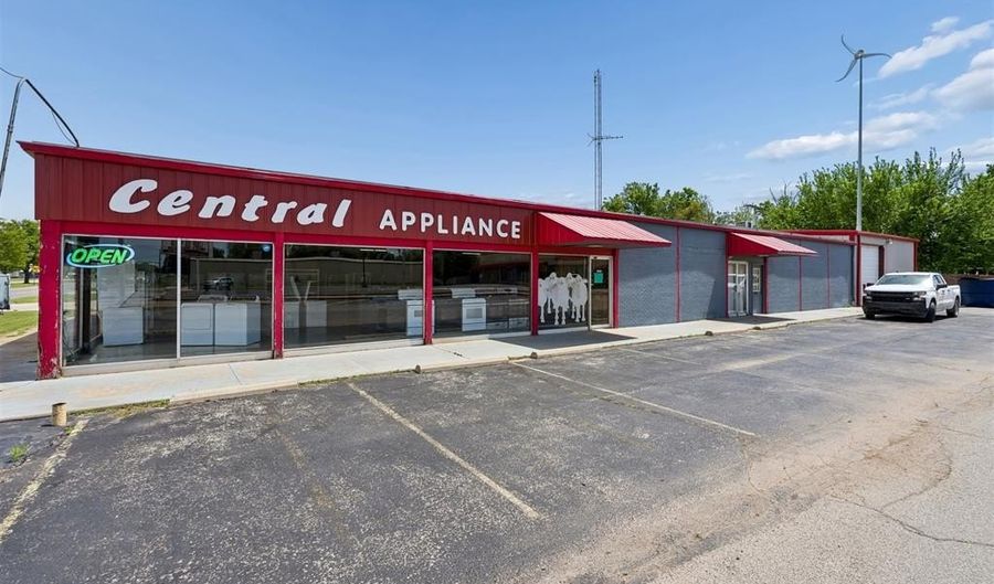 102 E Central Blvd, Anadarko, OK 73005 - 0 Beds, 0 Bath