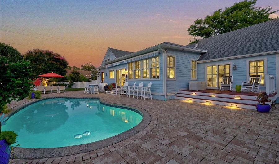 301 PARKWOOD St, Bethany Beach, DE 19930 - 6 Beds, 4 Bath