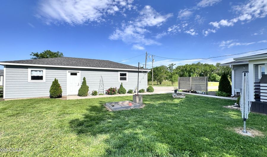 1460 14000 Rd, Altamont, KS 67330 - 3 Beds, 1 Bath