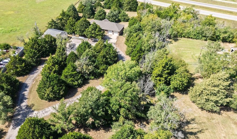 31783 61st Rd, Arkansas City, KS 67005 - 3 Beds, 2 Bath