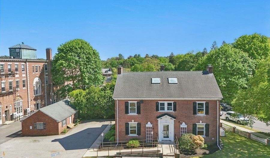6 Windsor St, Andover, MA 01810 - 0 Beds, 5 Bath