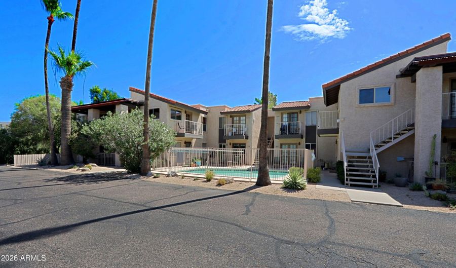 7502 E CAREFREE Dr 104, Carefree, AZ 85377 - 1 Beds, 1 Bath