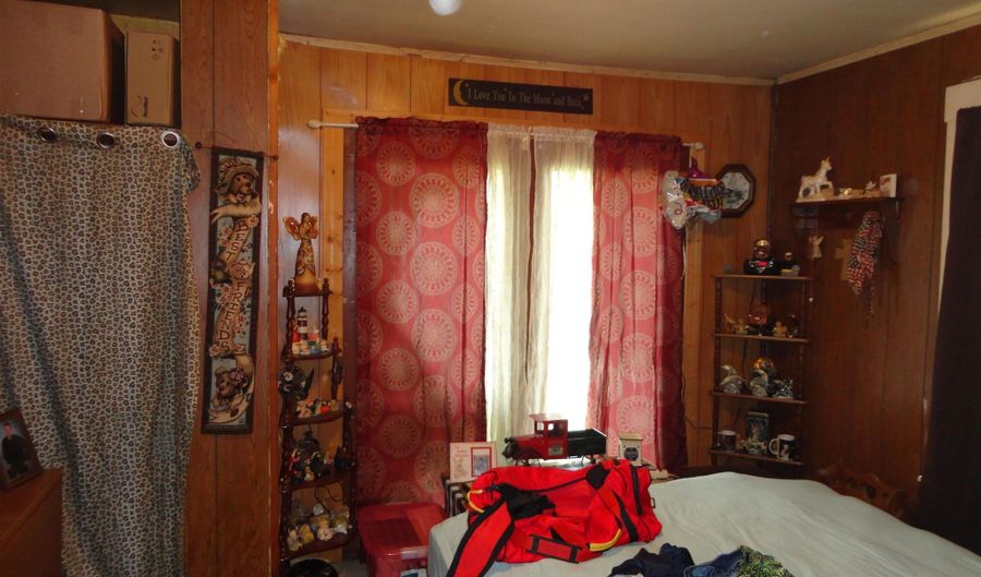 227 20th St, Bedford, IN 47421 - 2 Beds, 1 Bath