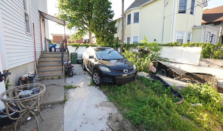 101 NORTH St, Bayonne, NJ 07002 - 7 Beds, 3 Bath