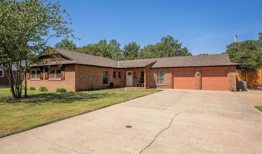 3802 LINDA Dr, Amarillo, TX 79109 - 3 Beds, 3 Bath