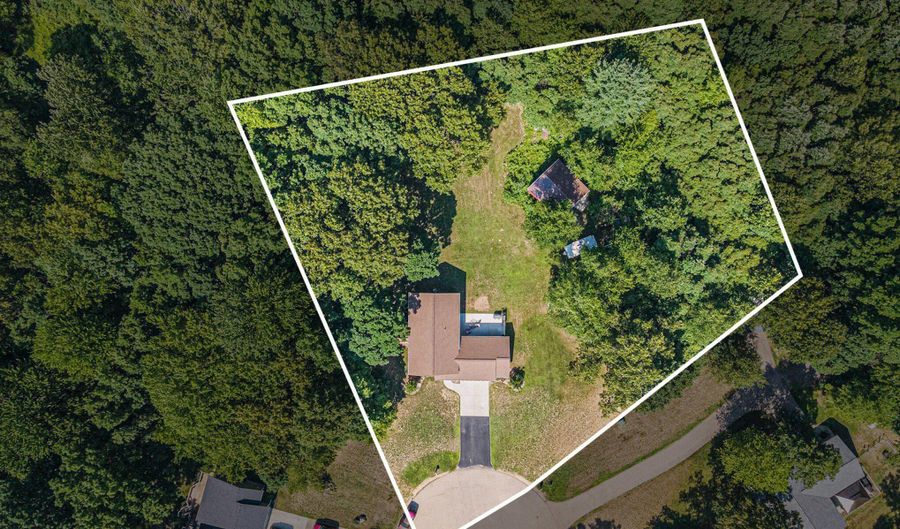 3469 Oak Branch Ct, Allegan, MI 49010 - 3 Beds, 2 Bath