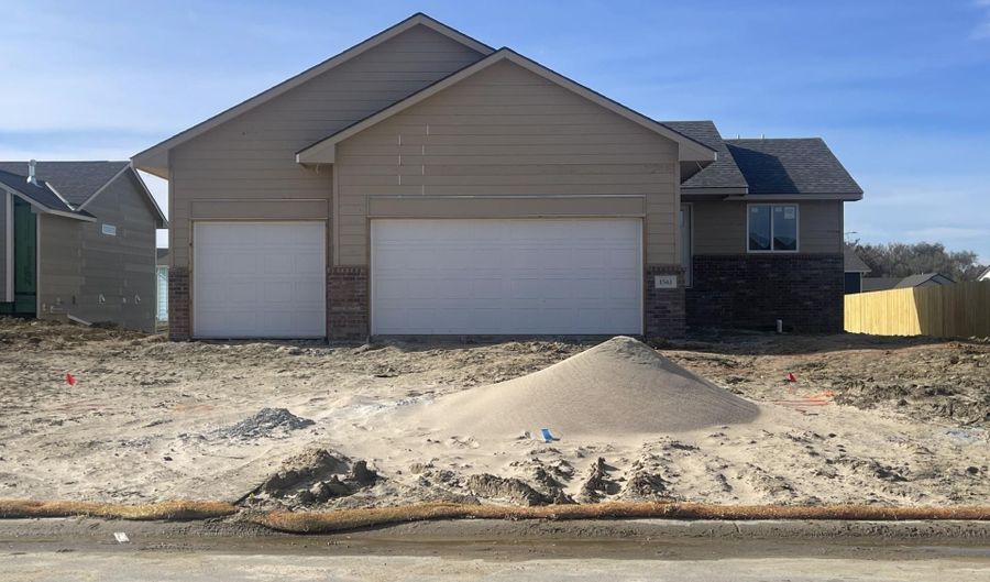 1541 N Quince Ct, Andover, KS 67002 - 2 Beds, 2 Bath