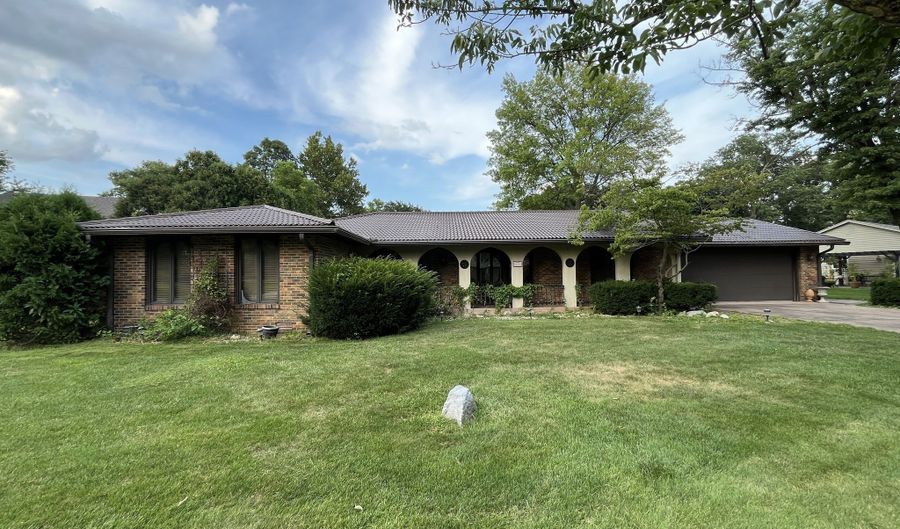 6408 Rosalind Ln, Anderson, IN 46013 - 3 Beds, 2 Bath