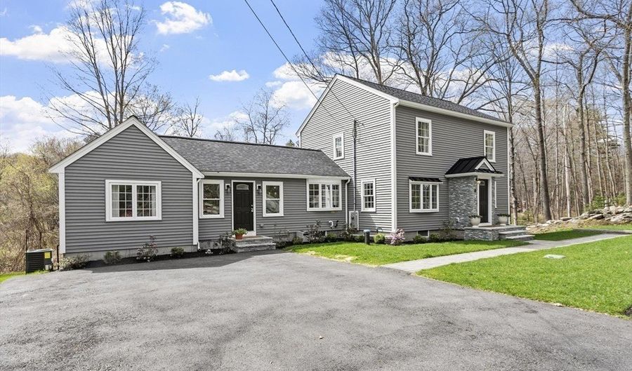 31 Manor Rd, Bolton, MA 01740 - 4 Beds, 3 Bath