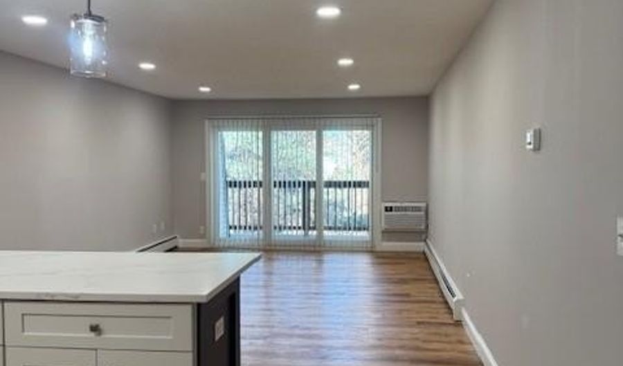 75 Oaklawn Ave 75-319, Cranston, RI 02920 - 1 Beds, 1 Bath