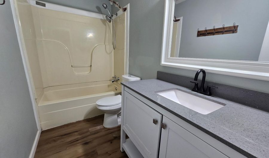 6637 Grayson Dr, Benton, AR 72019 - 2 Beds, 1 Bath