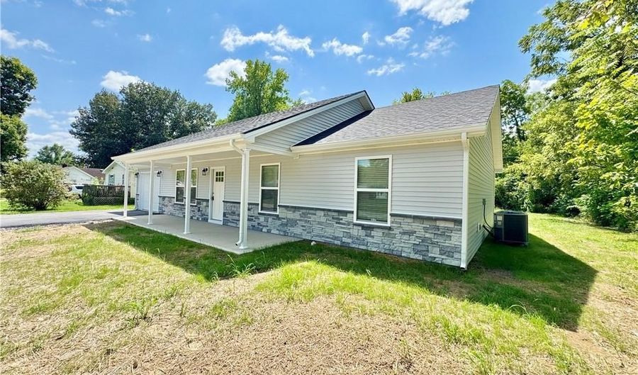 346 S Second St, Austin, IN 47102 - 3 Beds, 2 Bath