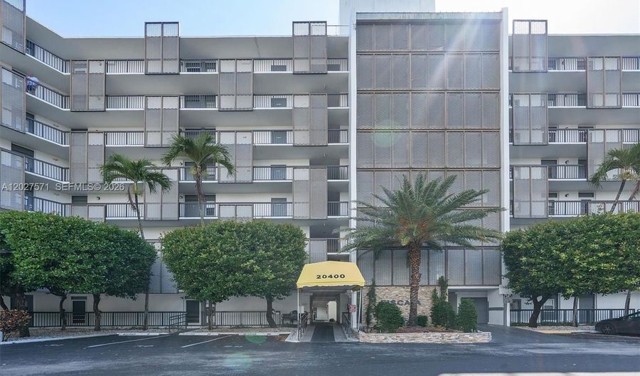 20400 W Country Club Dr 214, Aventura, FL 33180 - 1 Beds, 1 Bath