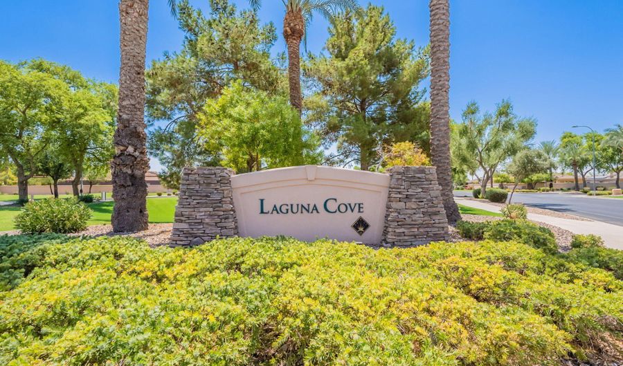 4502 S WILDFLOWER Pl, Chandler, AZ 85248 - 5 Beds, 3 Bath
