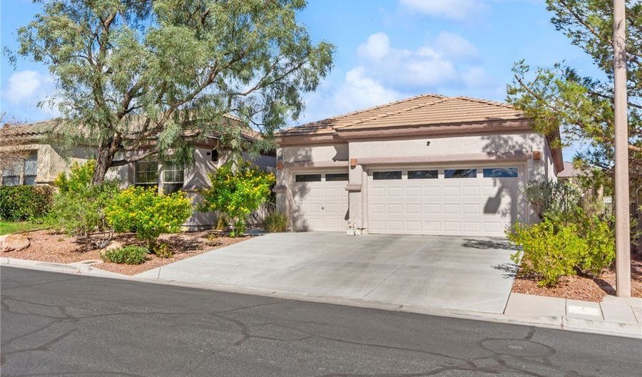 3290 Squire St, Las Vegas, NV 89135 - 3 Beds, 3 Bath