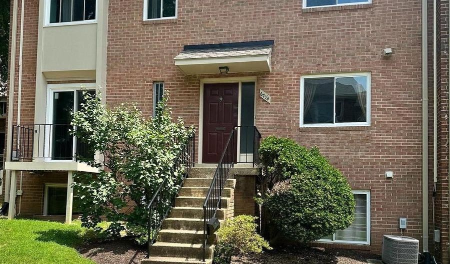 6774 PERRY PENNEY Dr, Annandale, VA 22003 - 3 Beds, 2 Bath