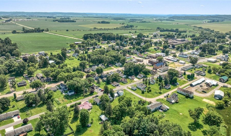 218 E Clark St, Alma Center, WI 54611 - 2 Beds, 1 Bath