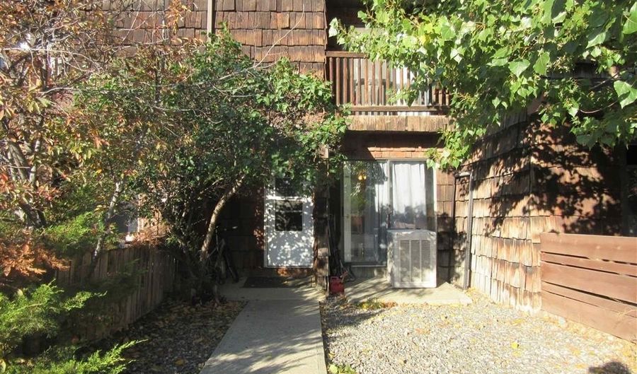 1505 Draw St, Cody, WY 82414 - 2 Beds, 3 Bath