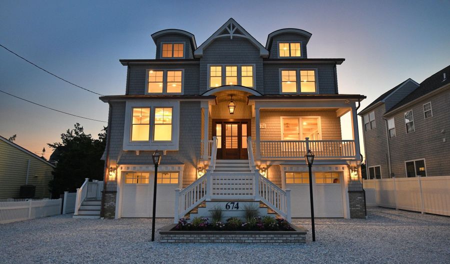 674 Lake Ave, Bay Head, NJ 08742 - 5 Beds, 6 Bath