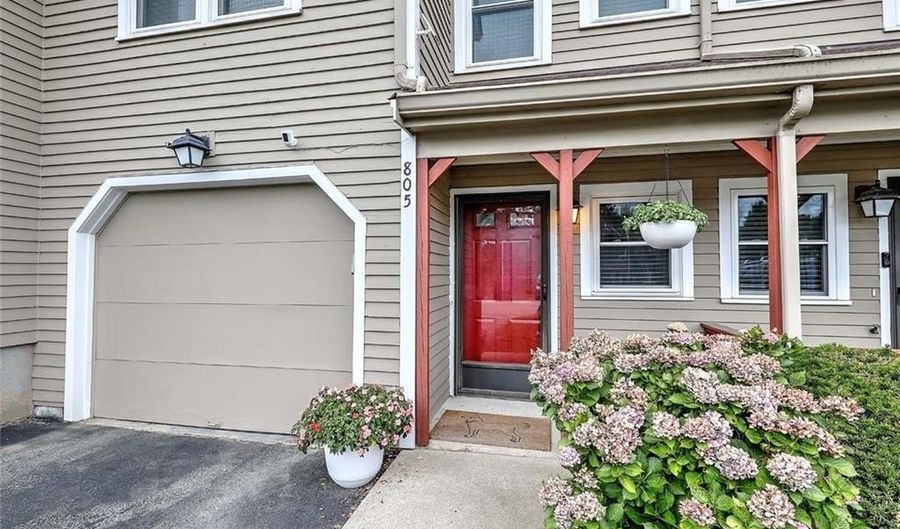 200 Heroux Blvd 805, Cumberland, RI 02864 - 2 Beds, 2 Bath