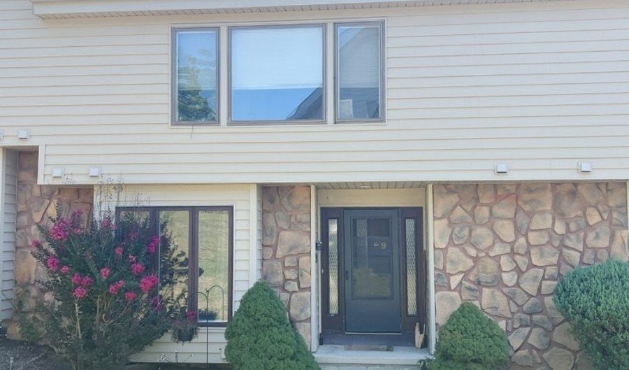 293 Cheyenne Rd, Andover, NJ 07848 - 3 Beds, 1 Bath