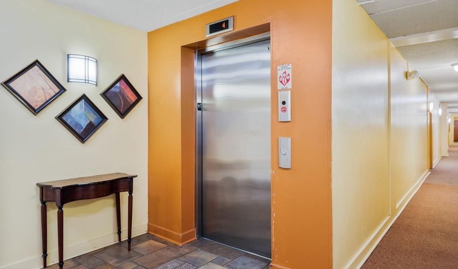 60 S VAN DORN St 507, Alexandria, VA 22304 - 1 Beds, 1 Bath