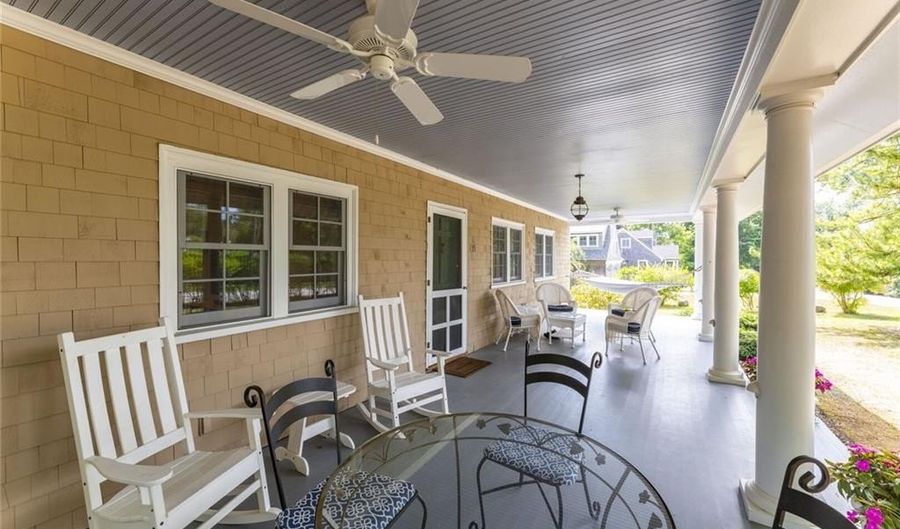 135 Longfellow Rd, Jamestown, RI 02835 - 4 Beds, 3 Bath