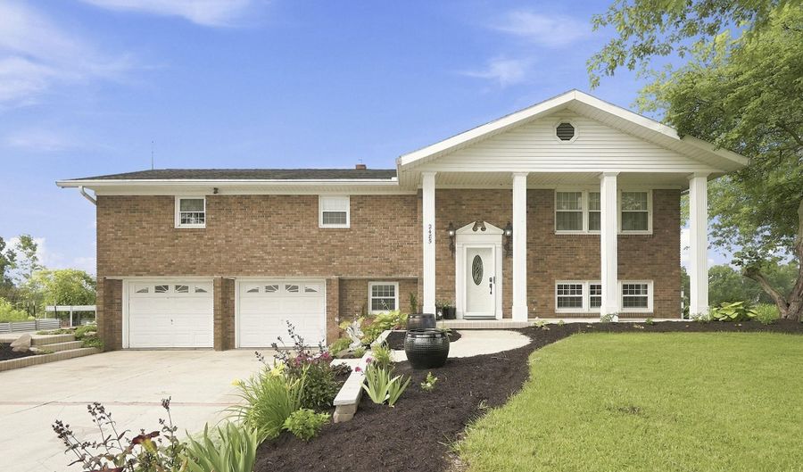2485 E Metz, Angola, IN 46703 - 4 Beds, 3 Bath