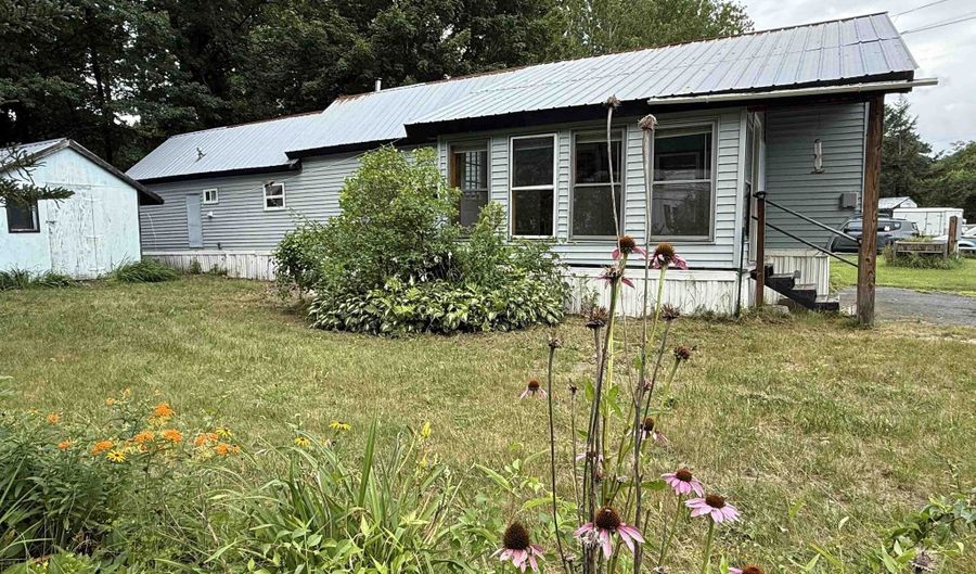 9 Village Dr, Brattleboro, VT 05301 - 2 Beds, 1 Bath