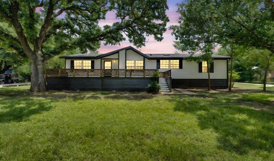 100 Chambers Dr, Alvarado, TX 76009 - 3 Beds, 2 Bath