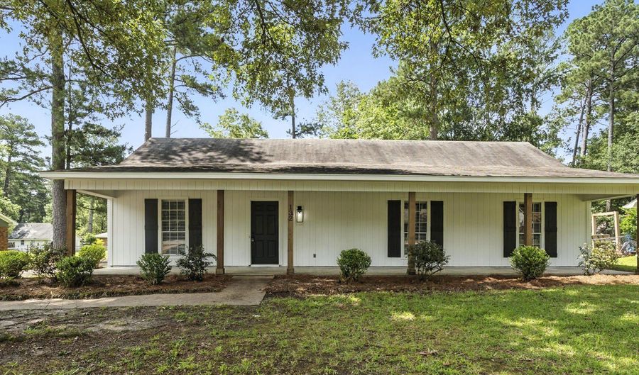 132 Bent Creek Dr, Brandon, MS 39047 - 3 Beds, 2 Bath