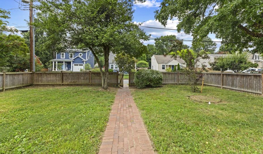 915 JACKSON St, Annapolis, MD 21403 - 4 Beds, 2 Bath
